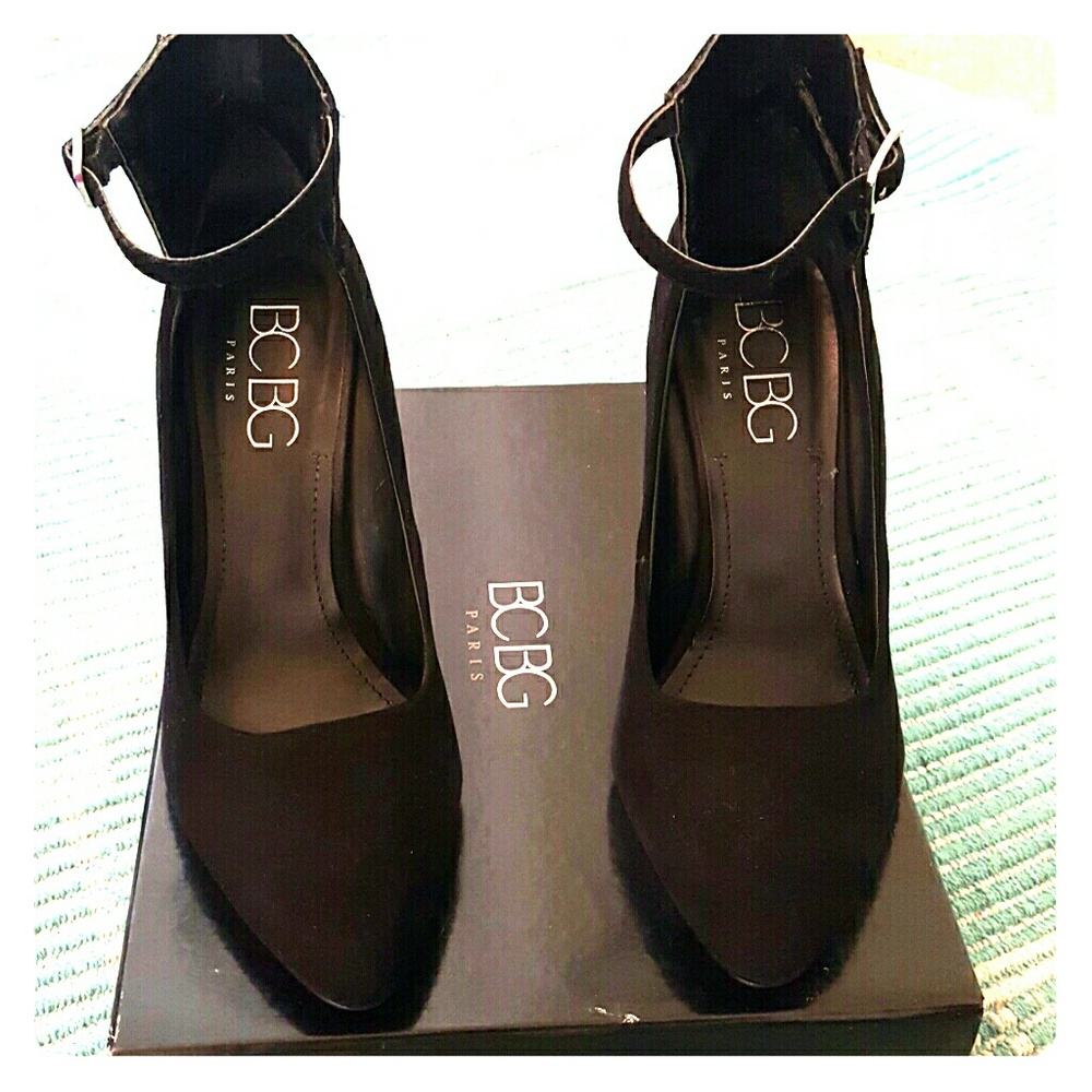 Black BCBG Wedge heels